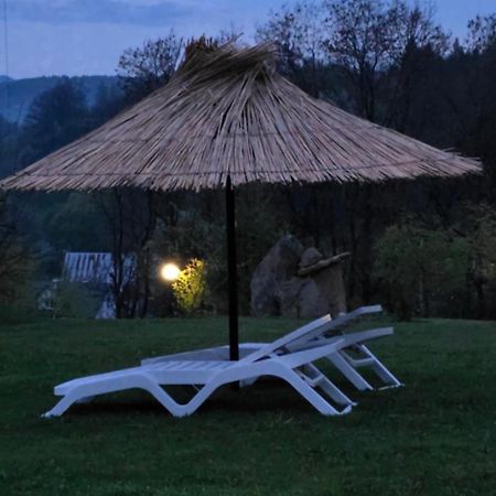 Ferienwohnung Chrzaszczewo Widokowe Wzgorze 2 Uherce Mineralne Exterior foto